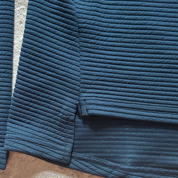 Pebble Beach Navy Ribbed Performance Top - Picture 4 of 5
